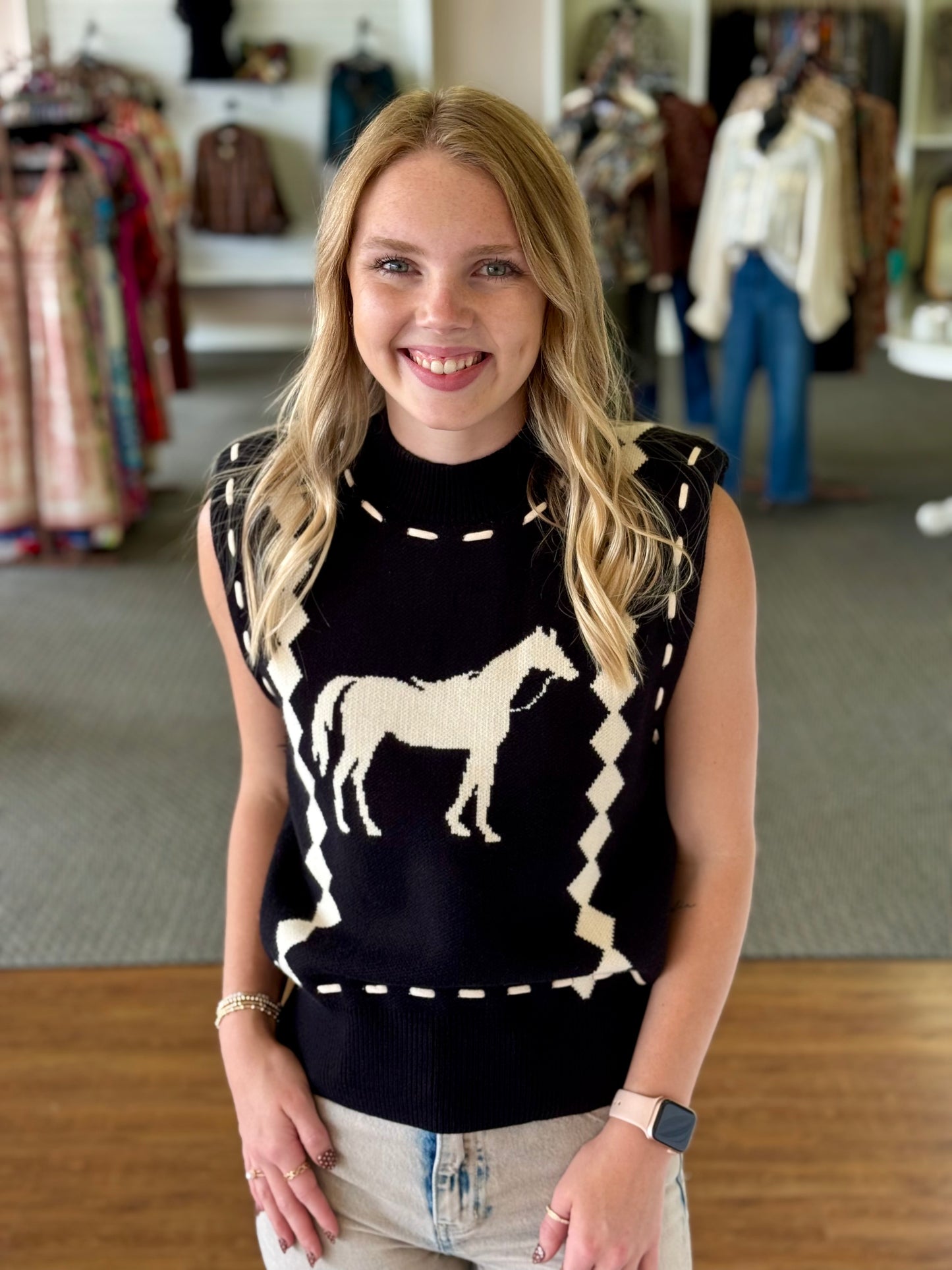 Roany Horse Vest -Black