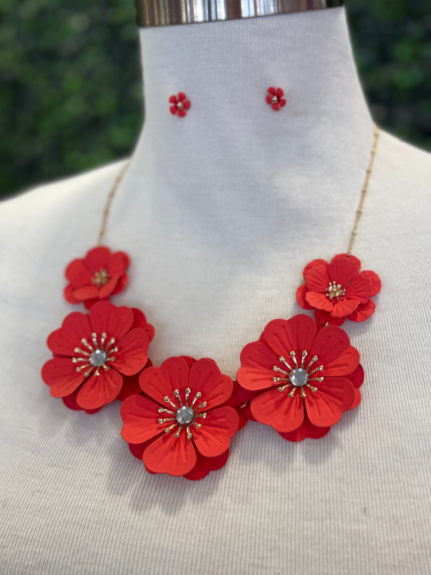 Bloom Necklace and earrings Red