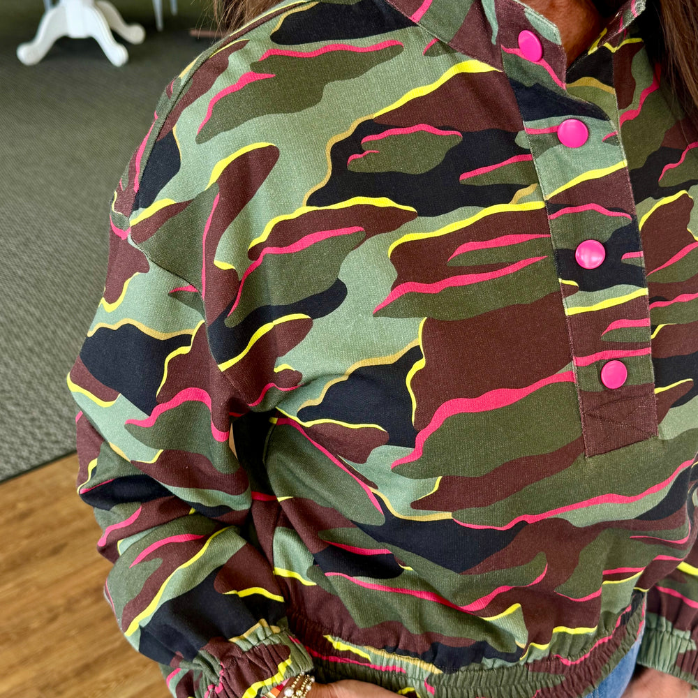 Frankie Top in Neon Camo