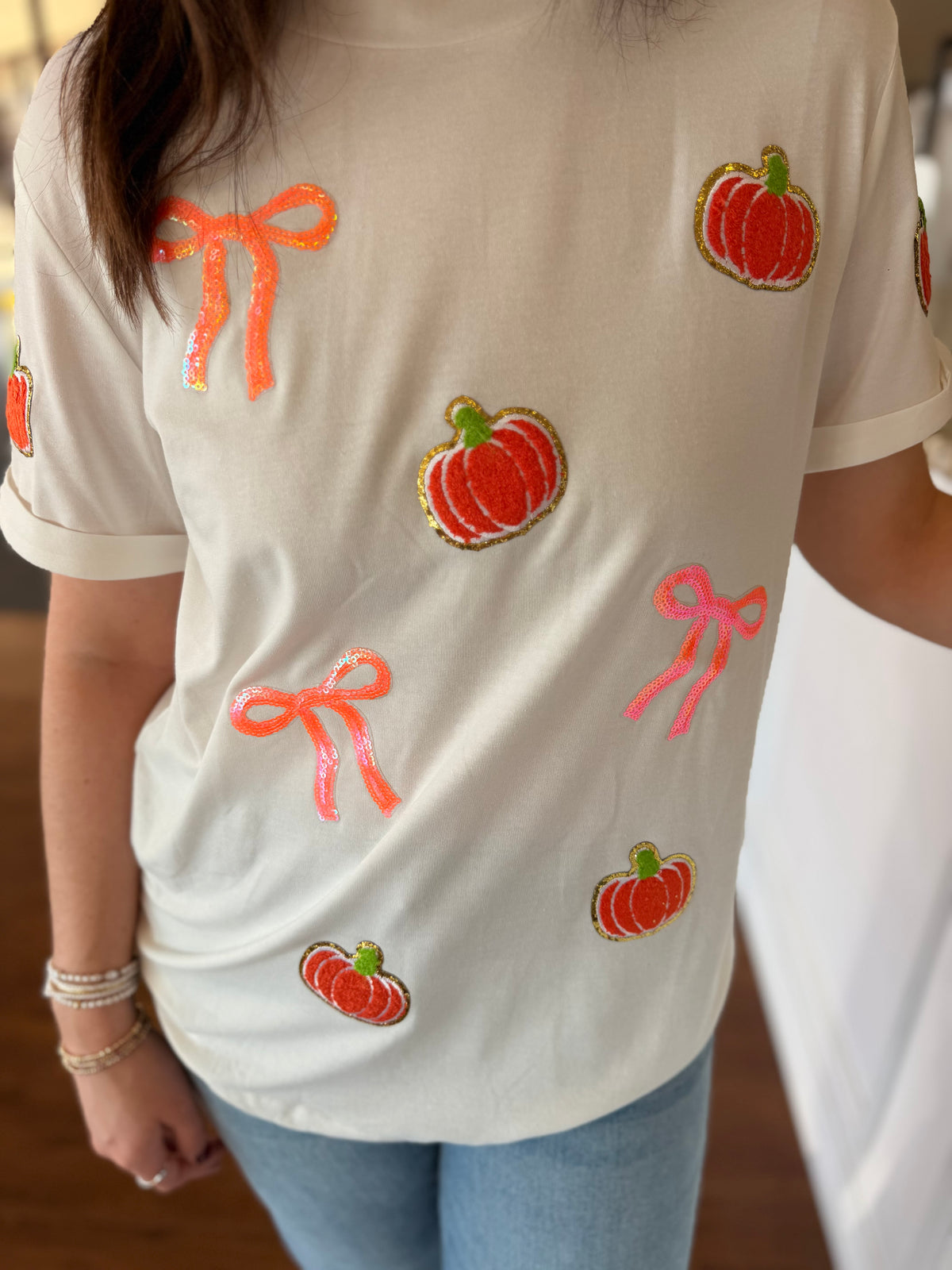Pumpkin & Bows Sequin Tee – Ivory