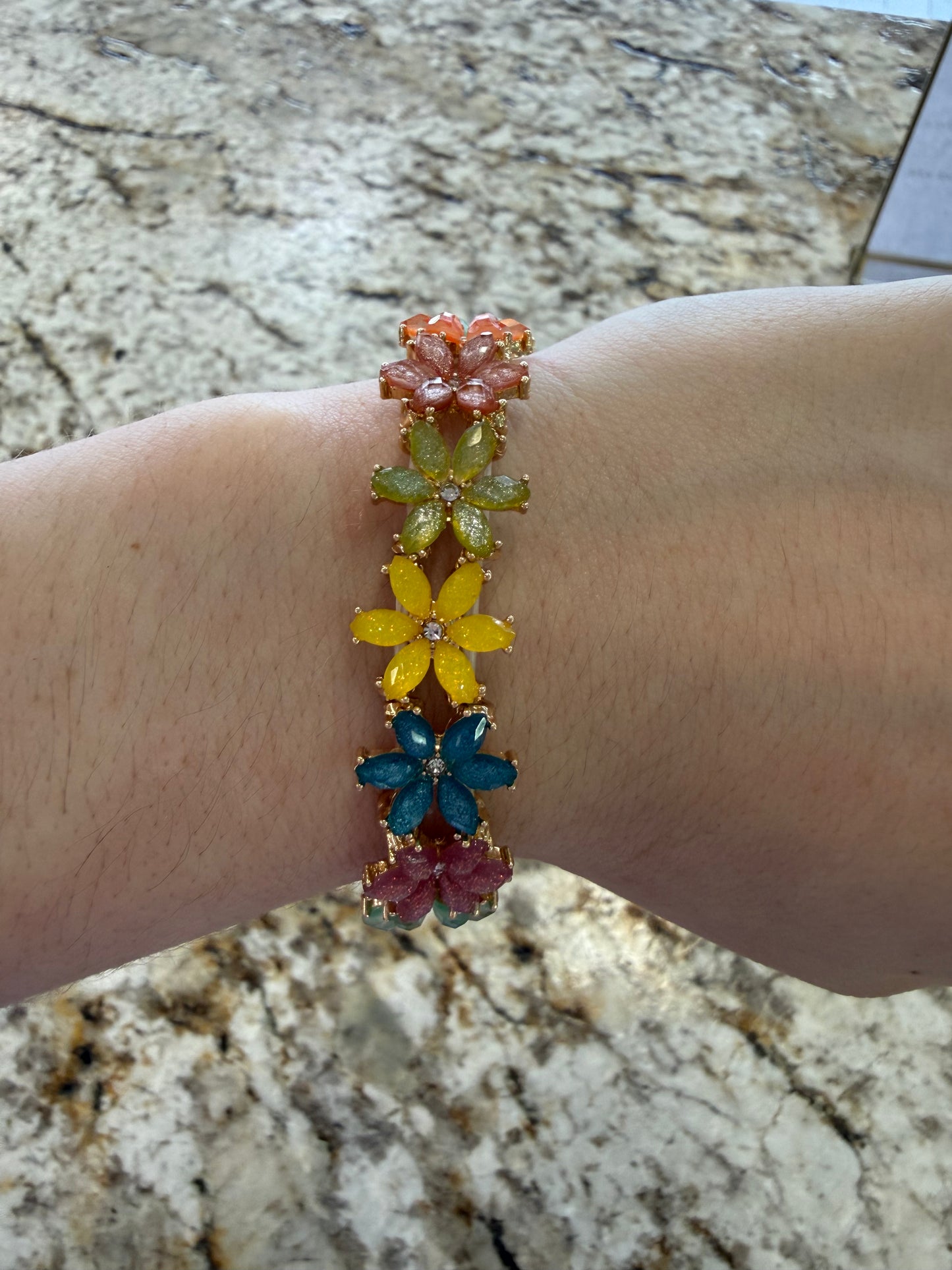 Flower charm bracelet multi