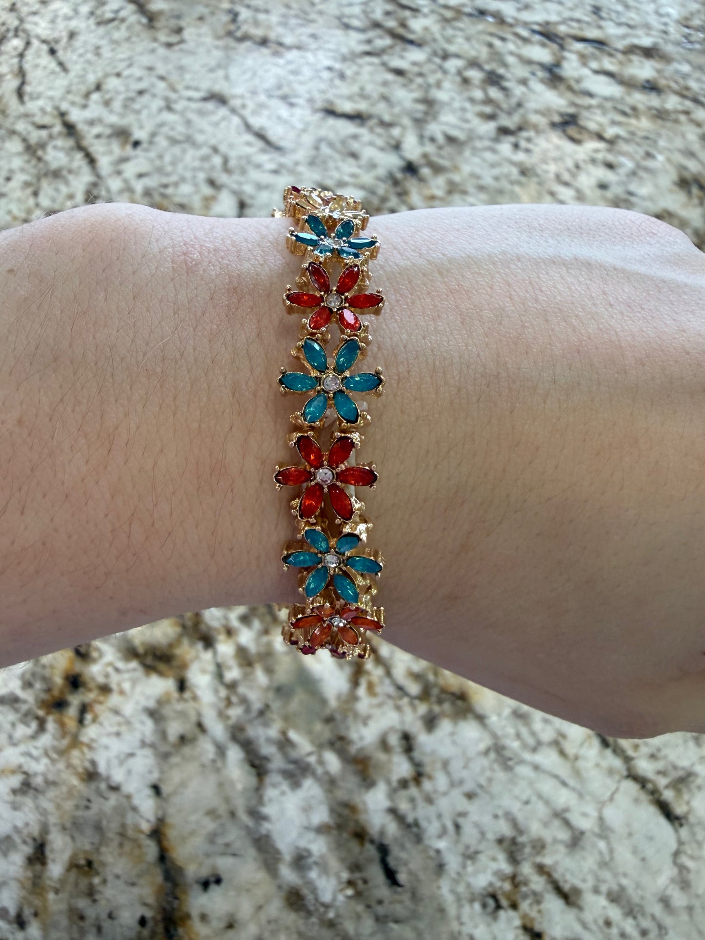 Flower charm bracelet multi