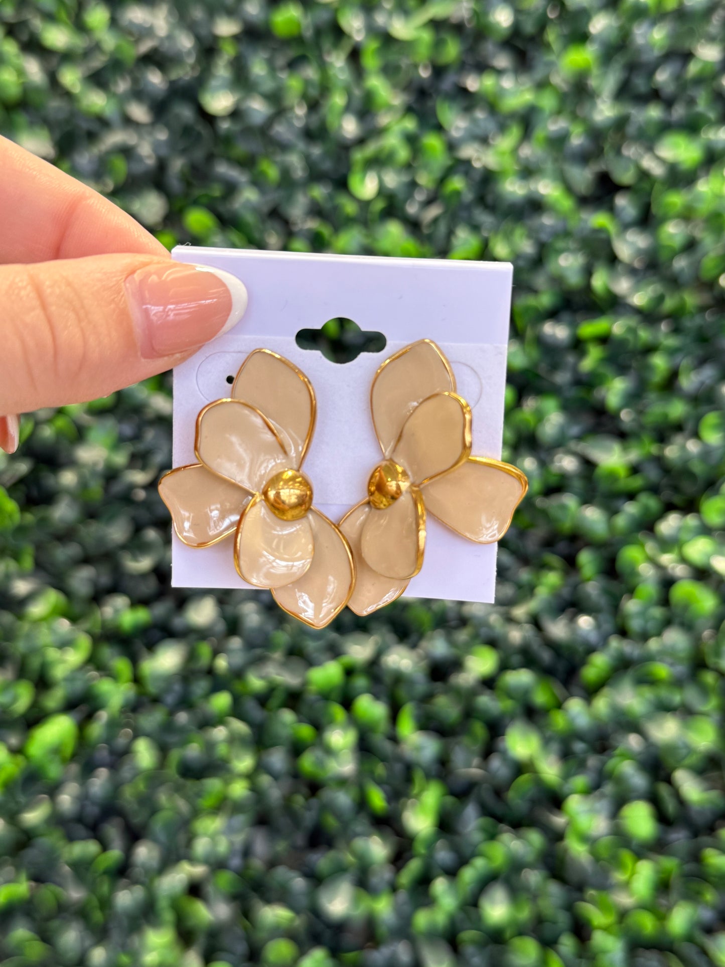 Harper Carmel flower earrings