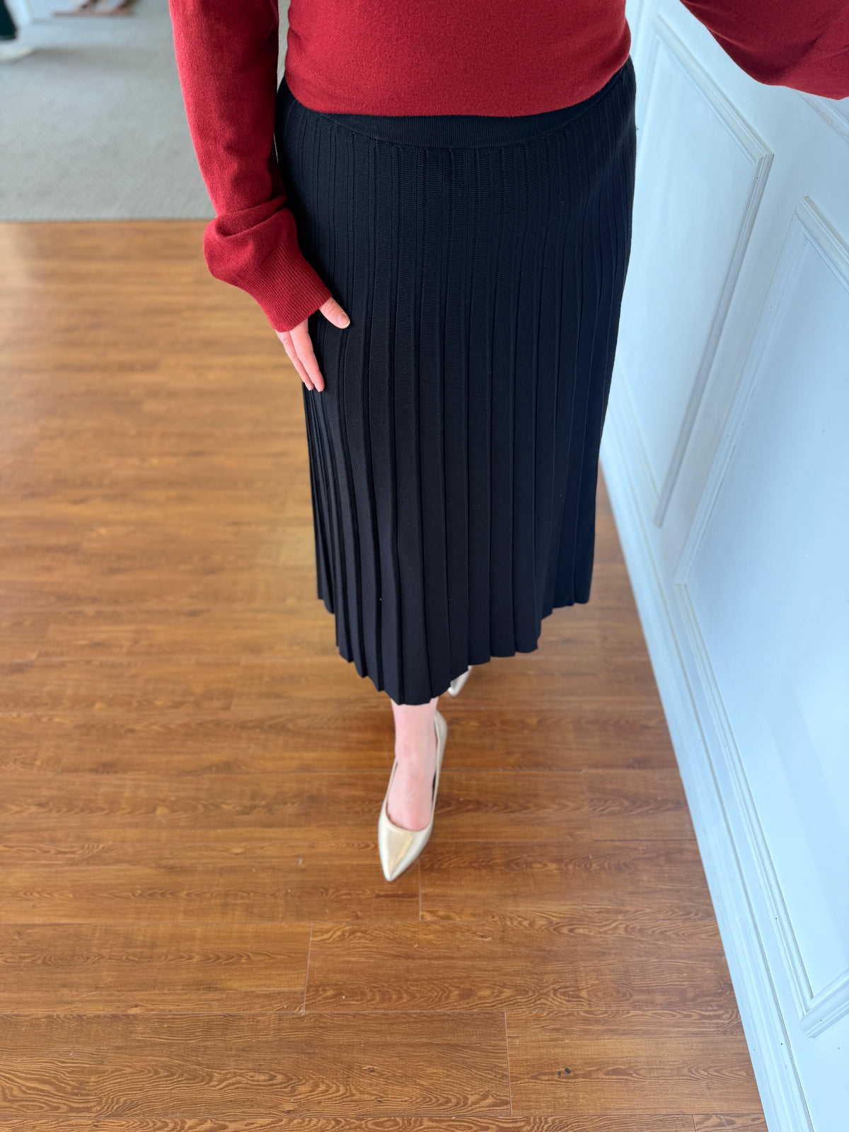 Lenora Black Ribbed Knit Midi Skirt